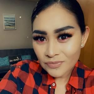 Meet your Posher, Leonor